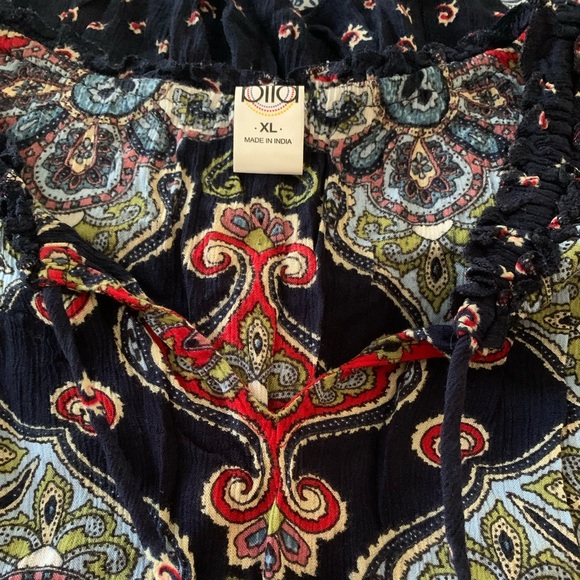 Biła sleeveless Boho tank top with tassels   Size XL - Picture 12 of 12